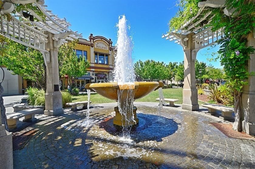A fountain gushing water in a plaza